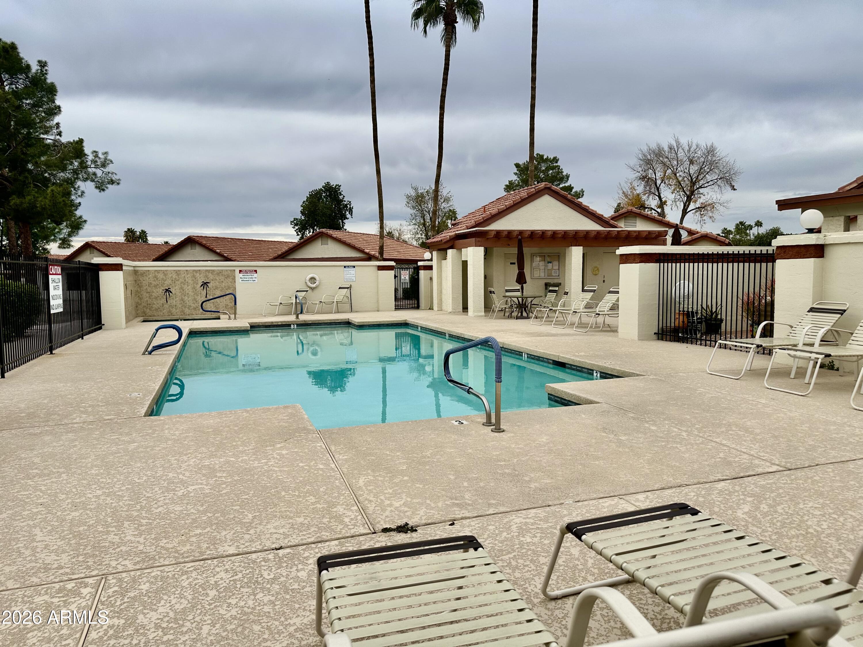 VILLAGES OF PARK VILLAGES CONDO UNIT 1-132 - Residential
