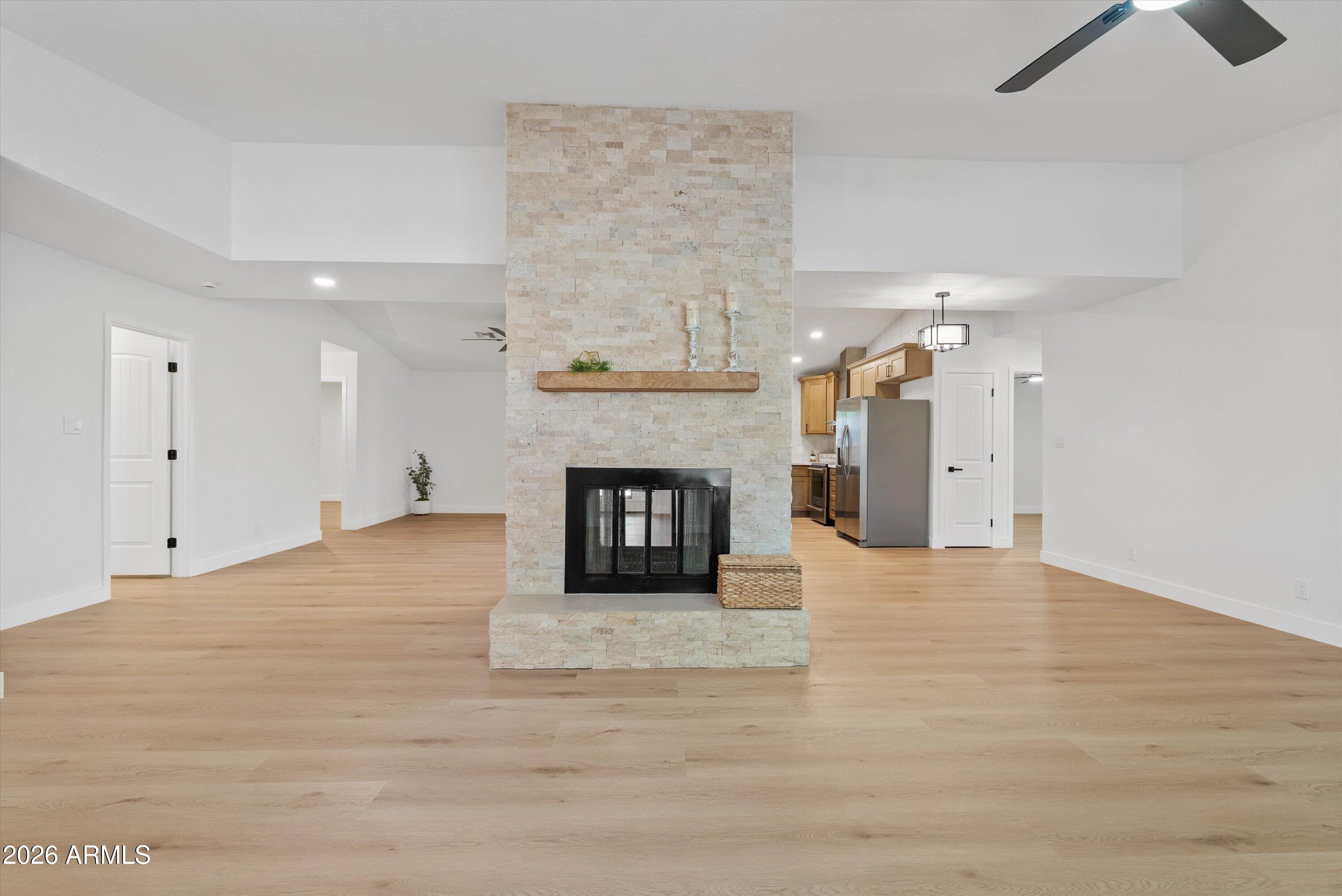 4422 W POINSETTIA Drive