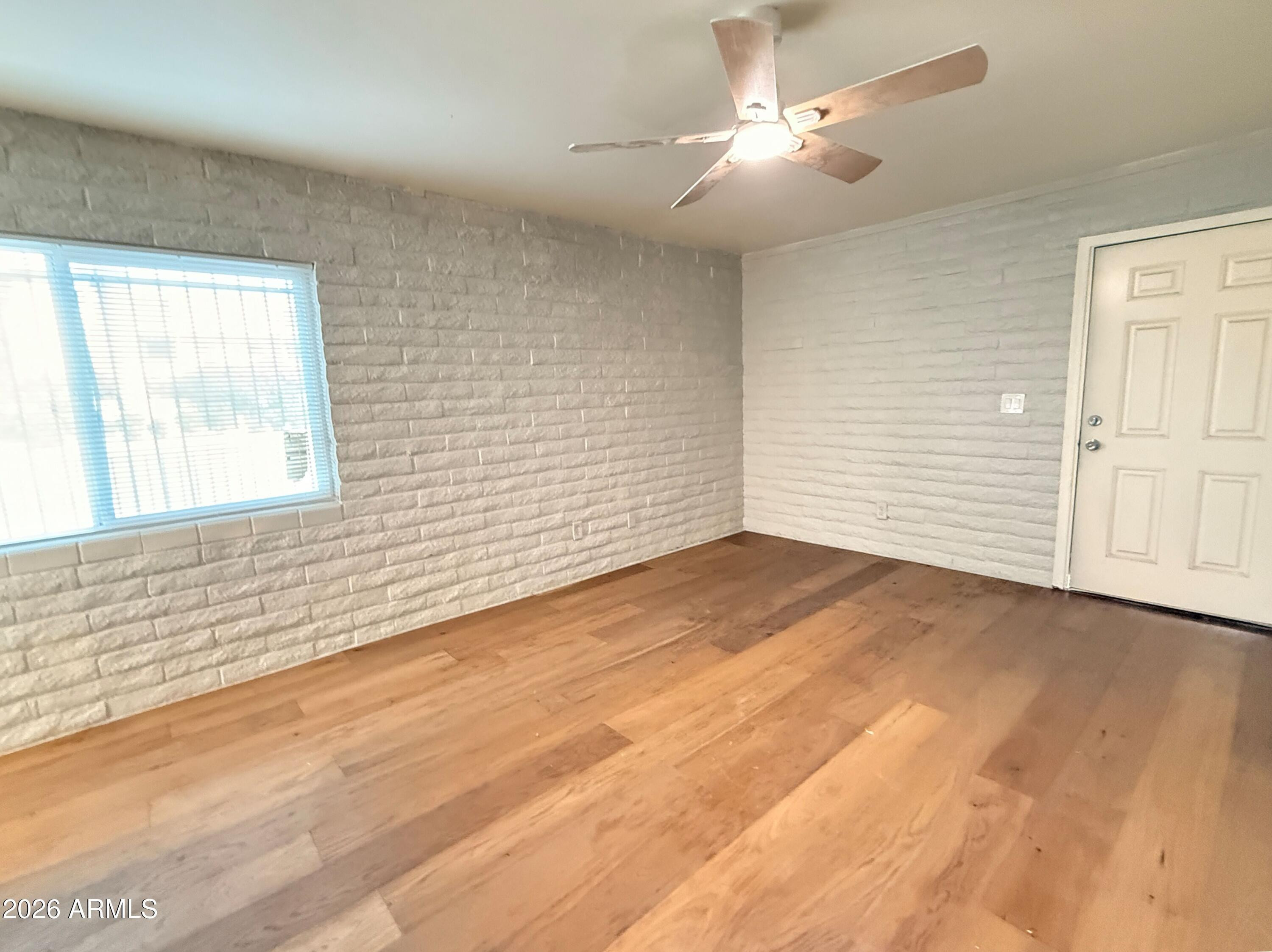 1122 S Mcclintock Drive