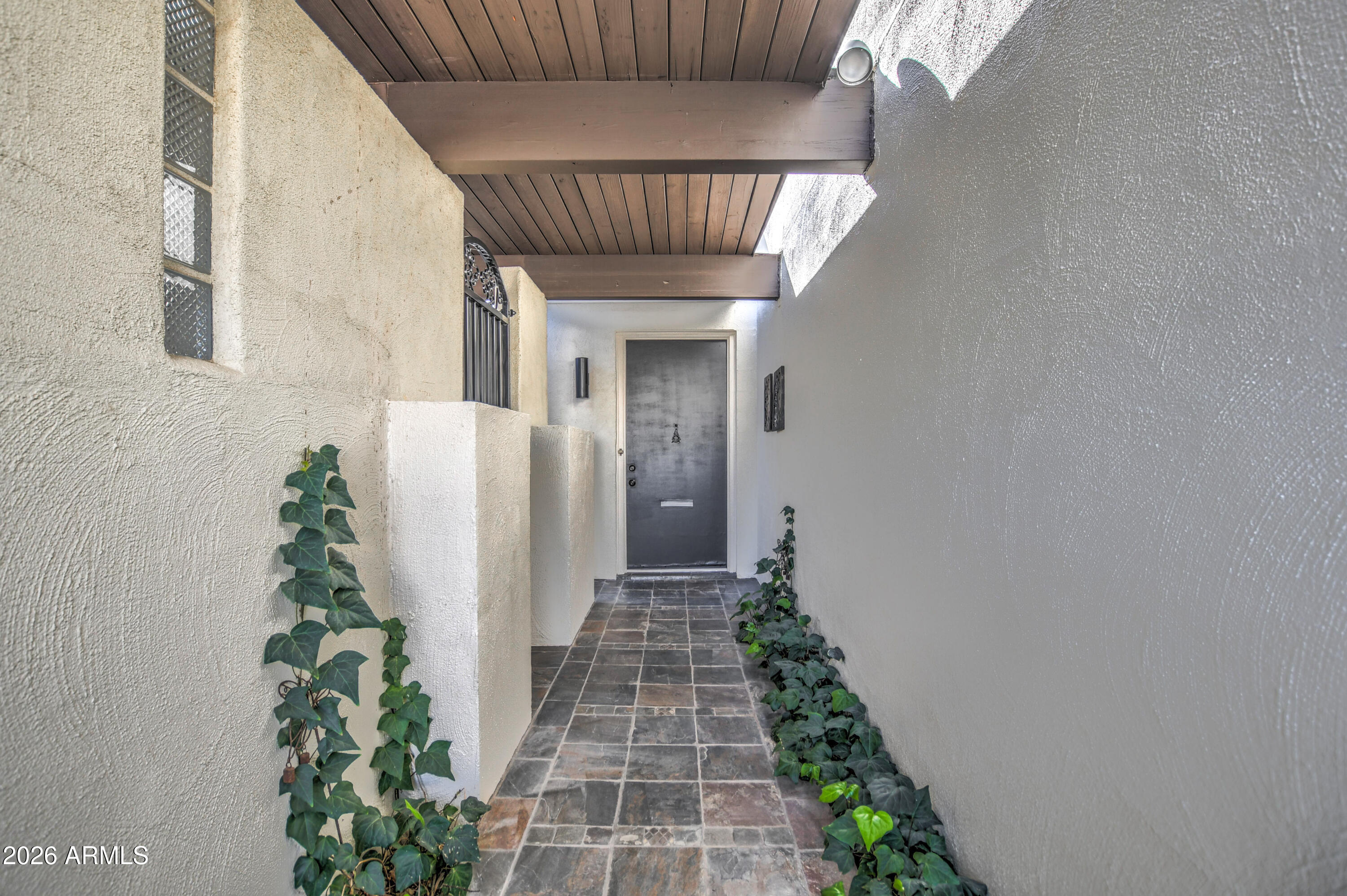 8647 E DEVONSHIRE Avenue