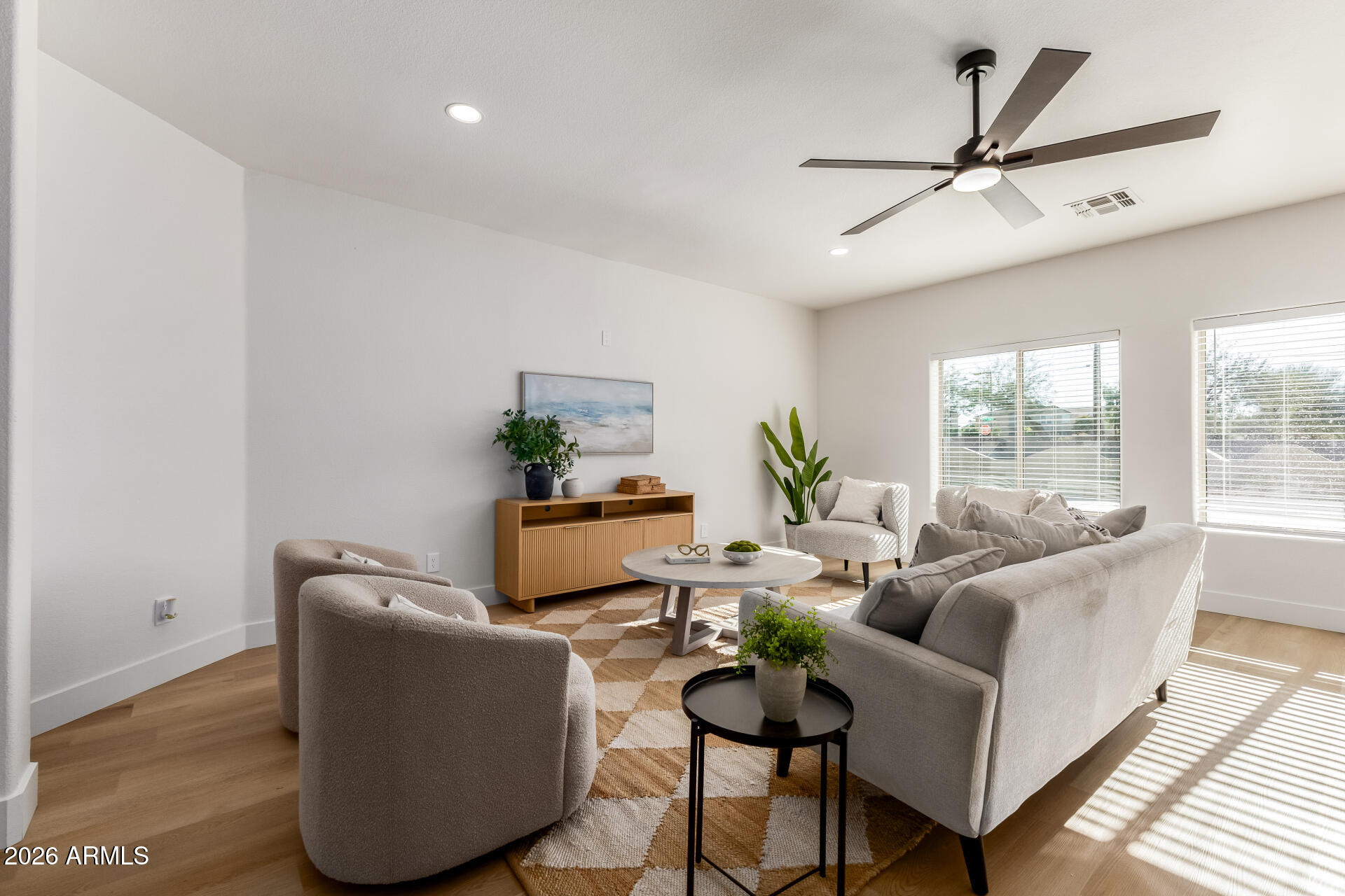 31520 N SUNFLOWER Way