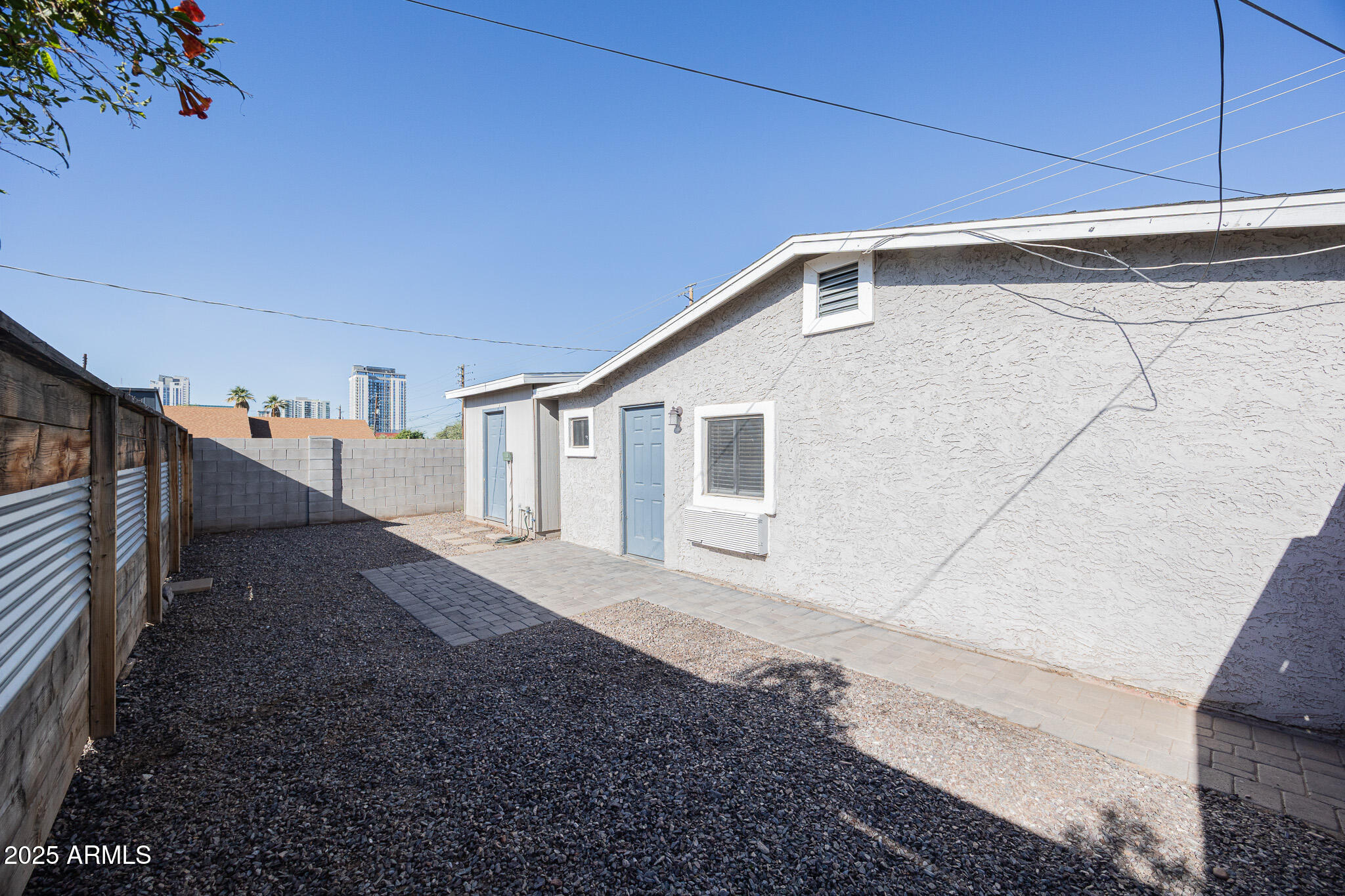 1026 E PIERCE Street B