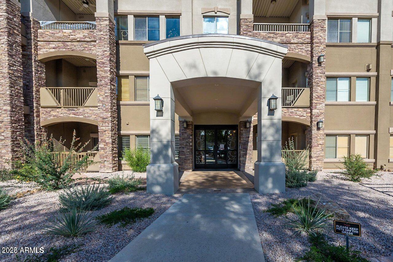 5450 E DEER VALLEY Drive 3008