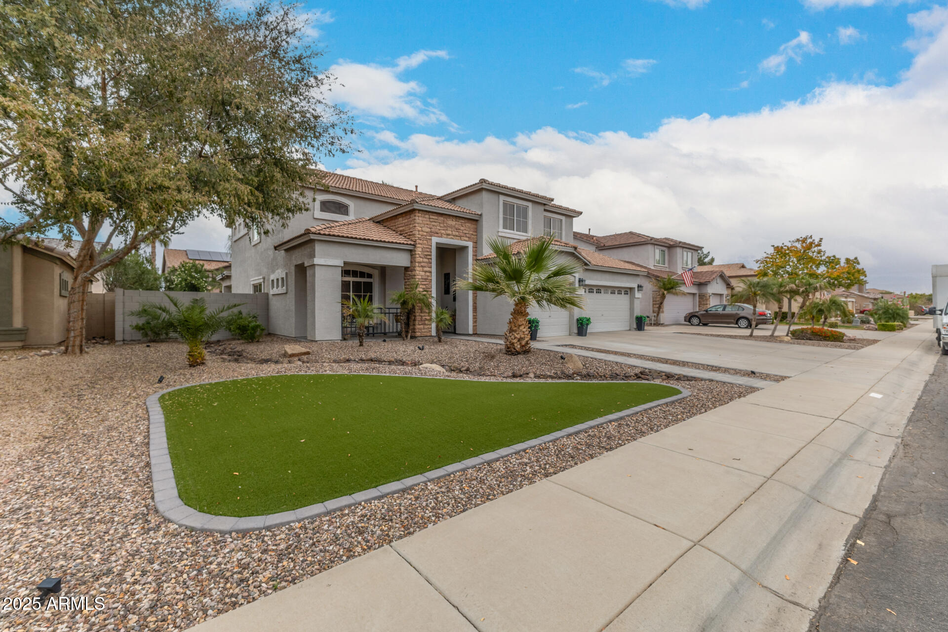 3296 E THORNTON Avenue