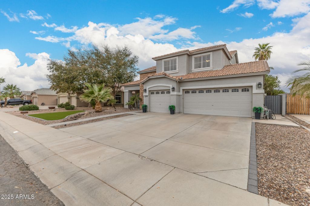 Photo of 3296 E Thornton Avenue, Gilbert, AZ 85297 (MLS # 6964504)