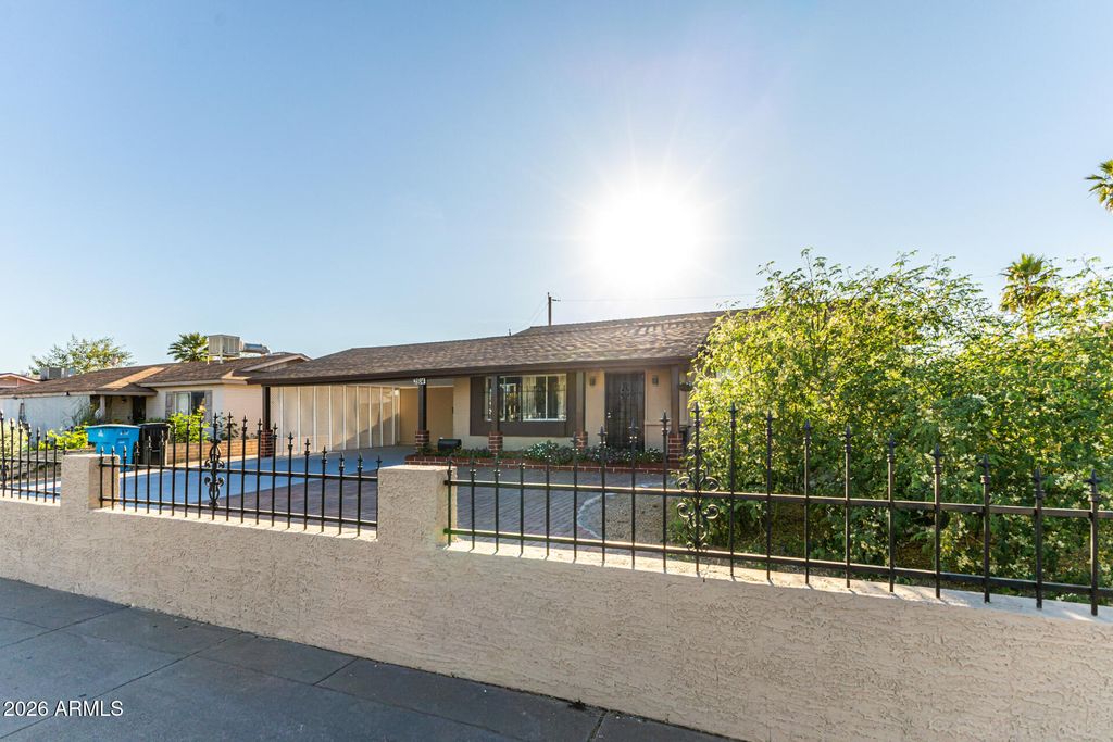 Photo of 2814 N 55th Avenue, Phoenix, AZ 85035 (MLS # 7001696)