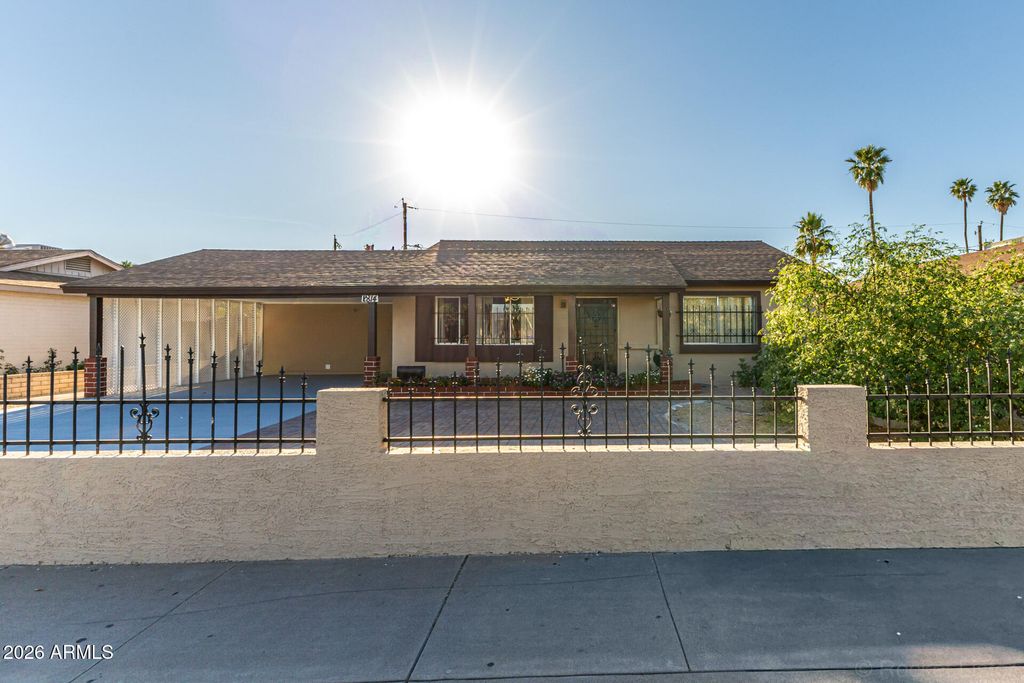 Photo of 2814 N 55th Avenue, Phoenix, AZ 85035 (MLS # 7001696)