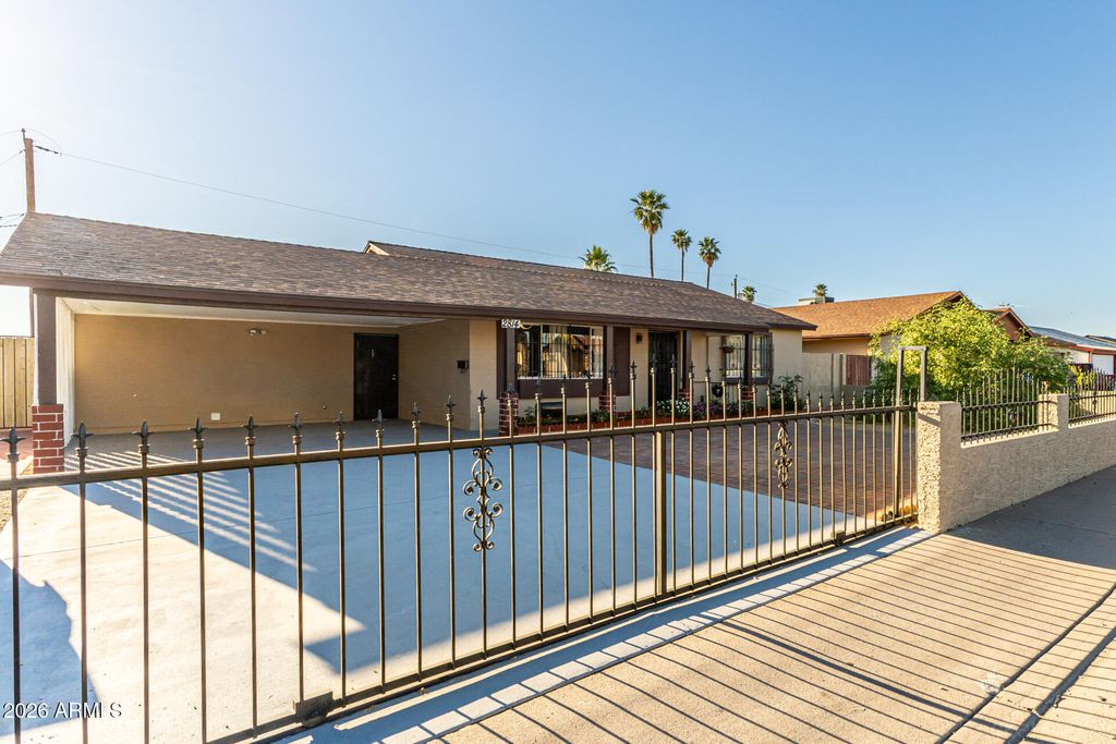 Photo of 2814 N 55th Avenue, Phoenix, AZ 85035 (MLS # 7001696)