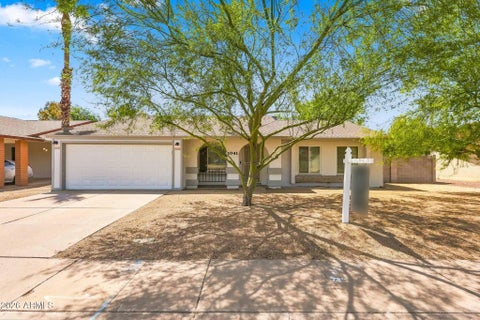 Property photo of 1041 W Kilarea Avenue, Mesa, AZ 85210