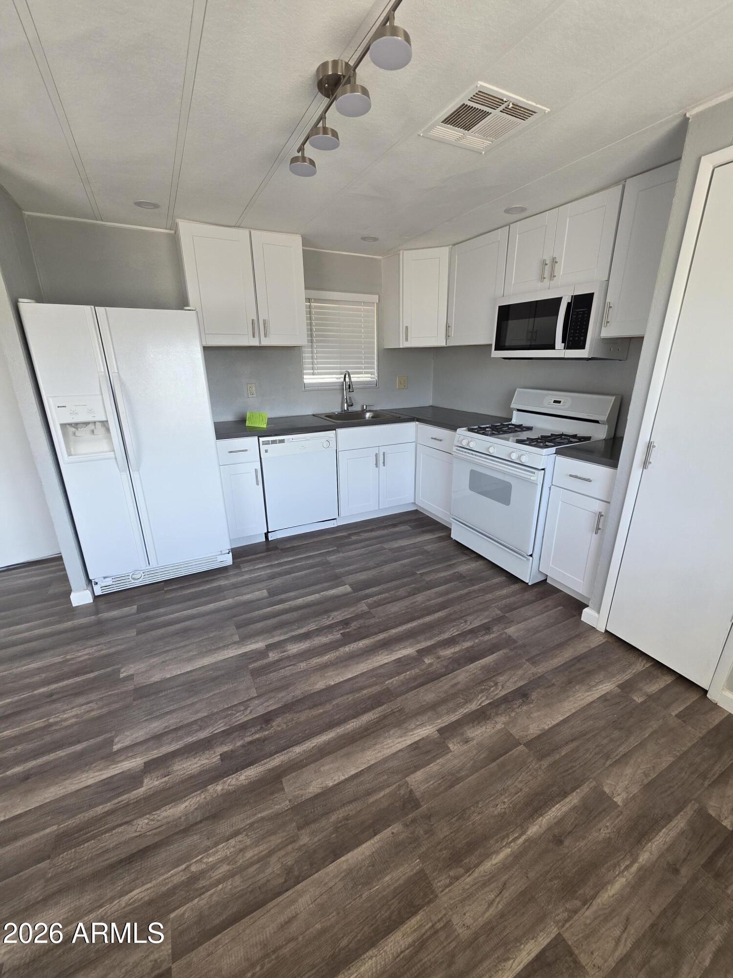 5398 S CAMPOBELLO Avenue