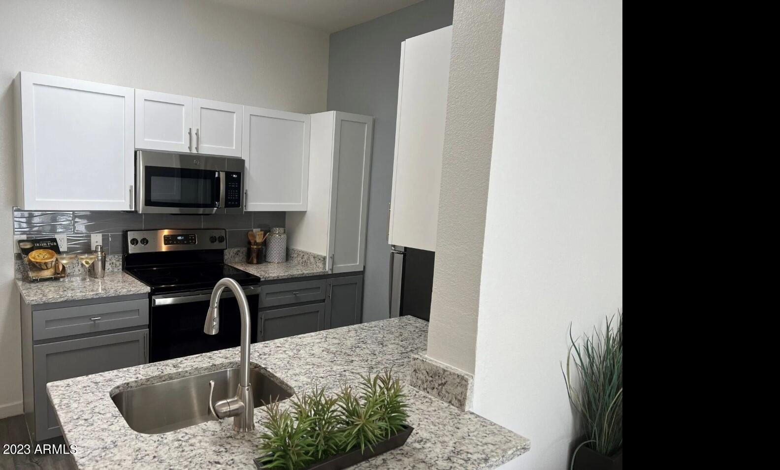 1811 E APACHE Boulevard 2A