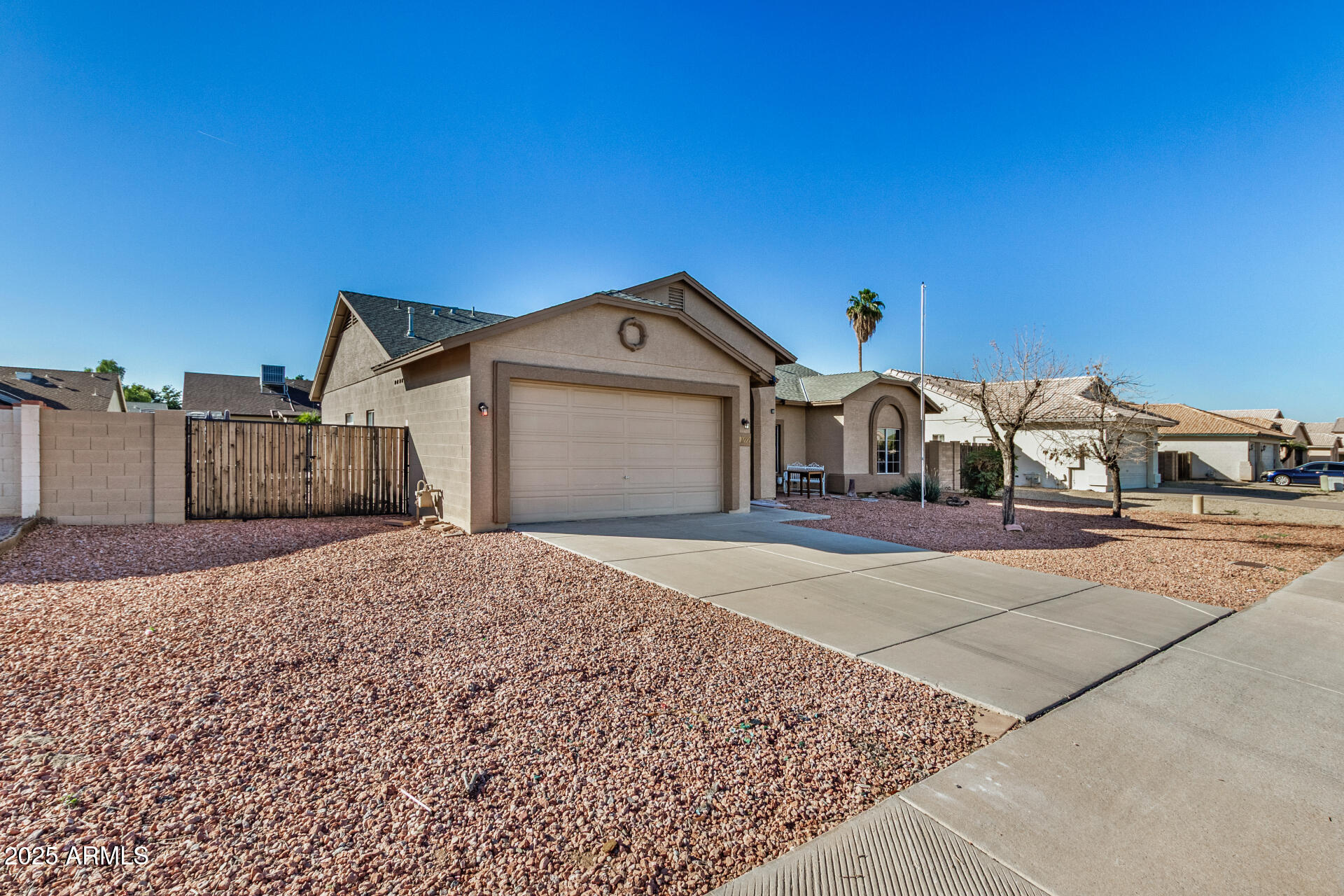 10227 W MISSOURI Avenue