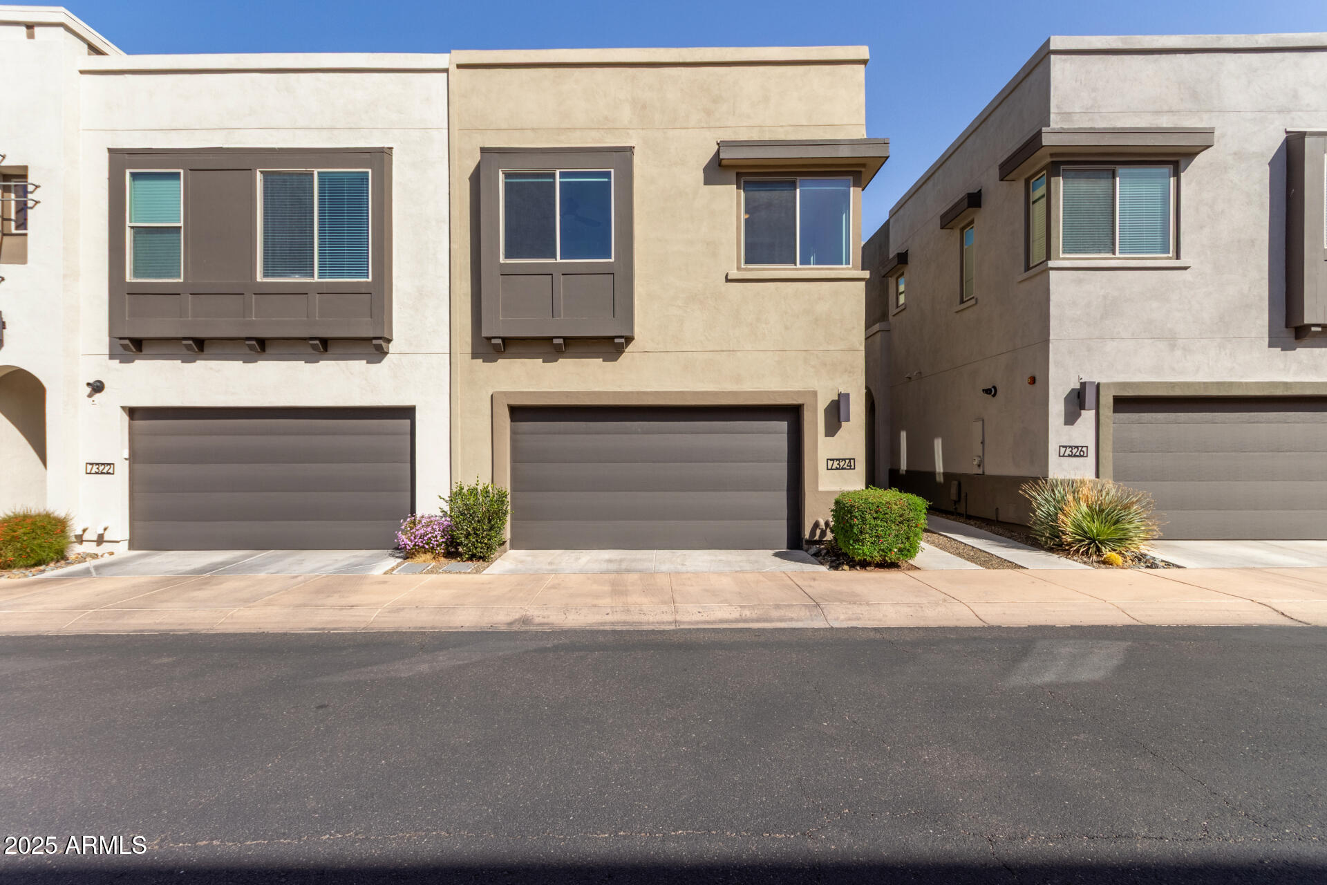 7324 E VISTA BONITA Drive