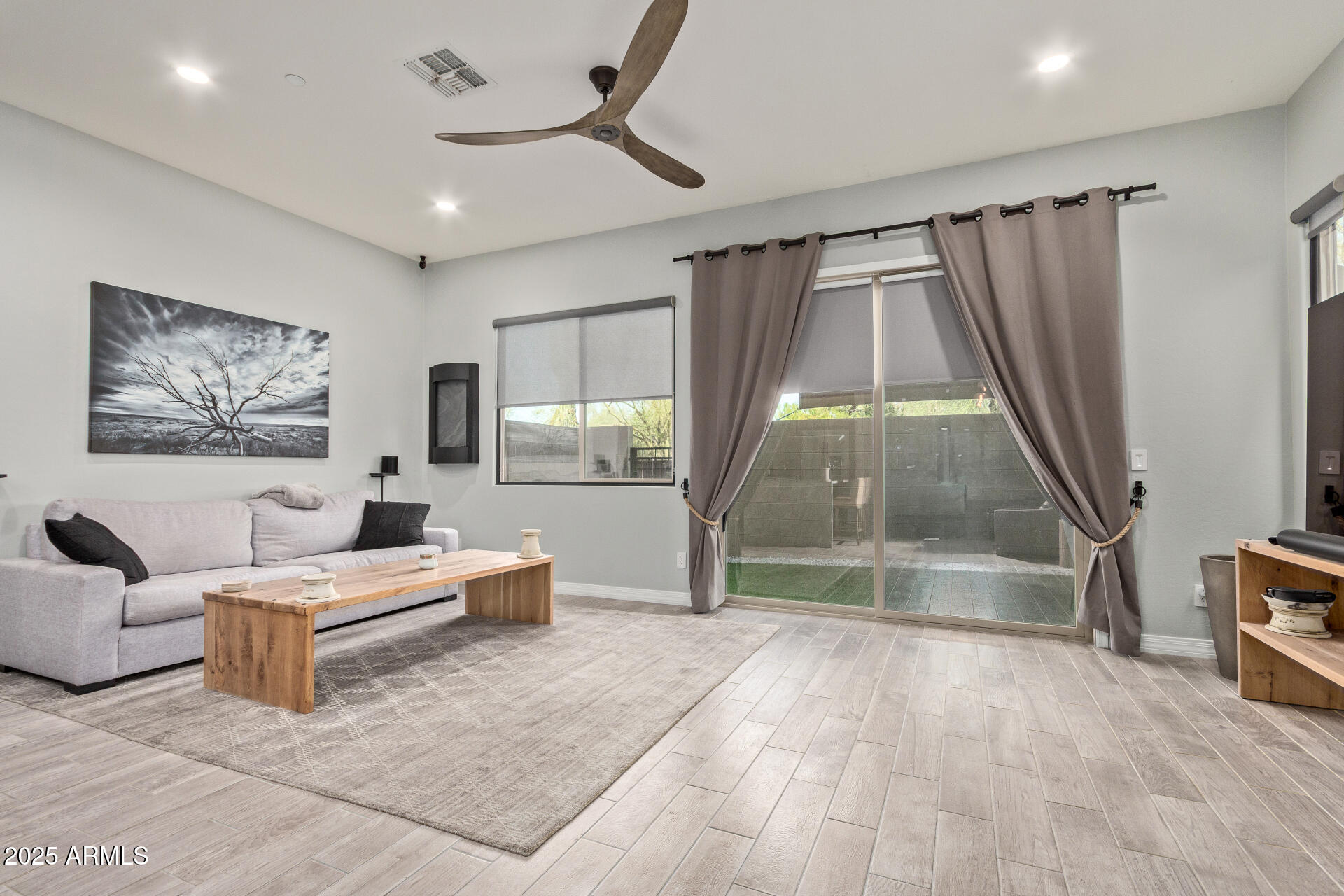 7324 E VISTA BONITA Drive