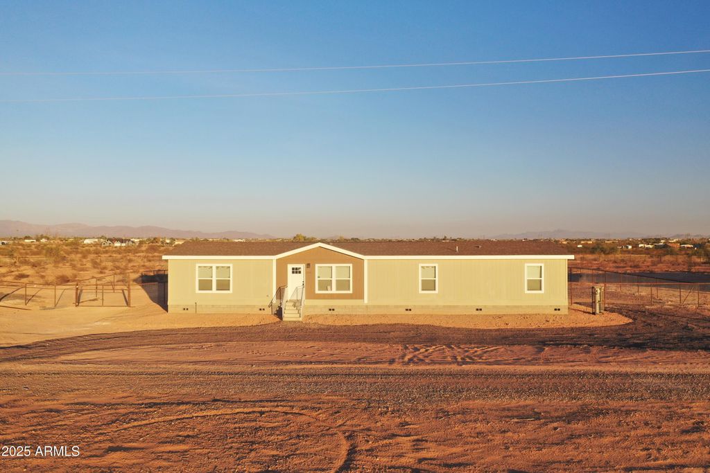 Photo of 2433 S 357th Drive, Tonopah, AZ 85354 (MLS # 6945566)