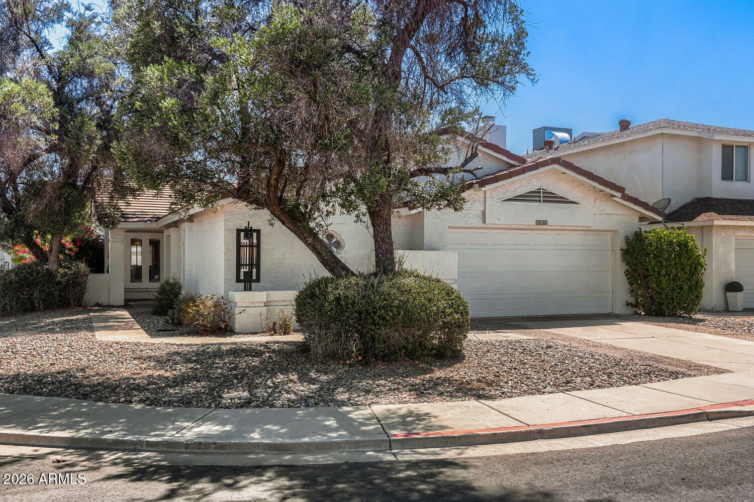 415 W GRANDVIEW Road