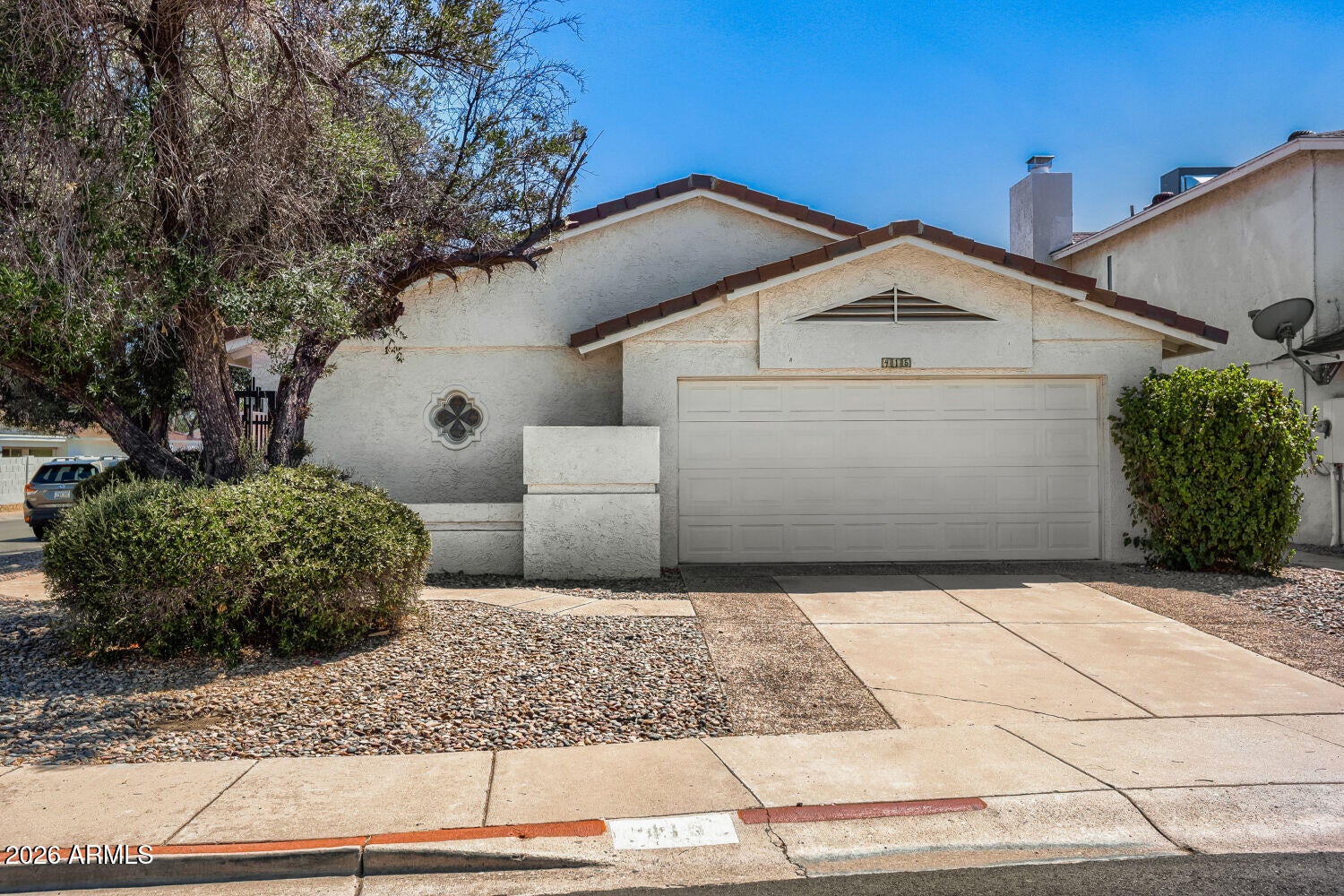 415 W GRANDVIEW Road