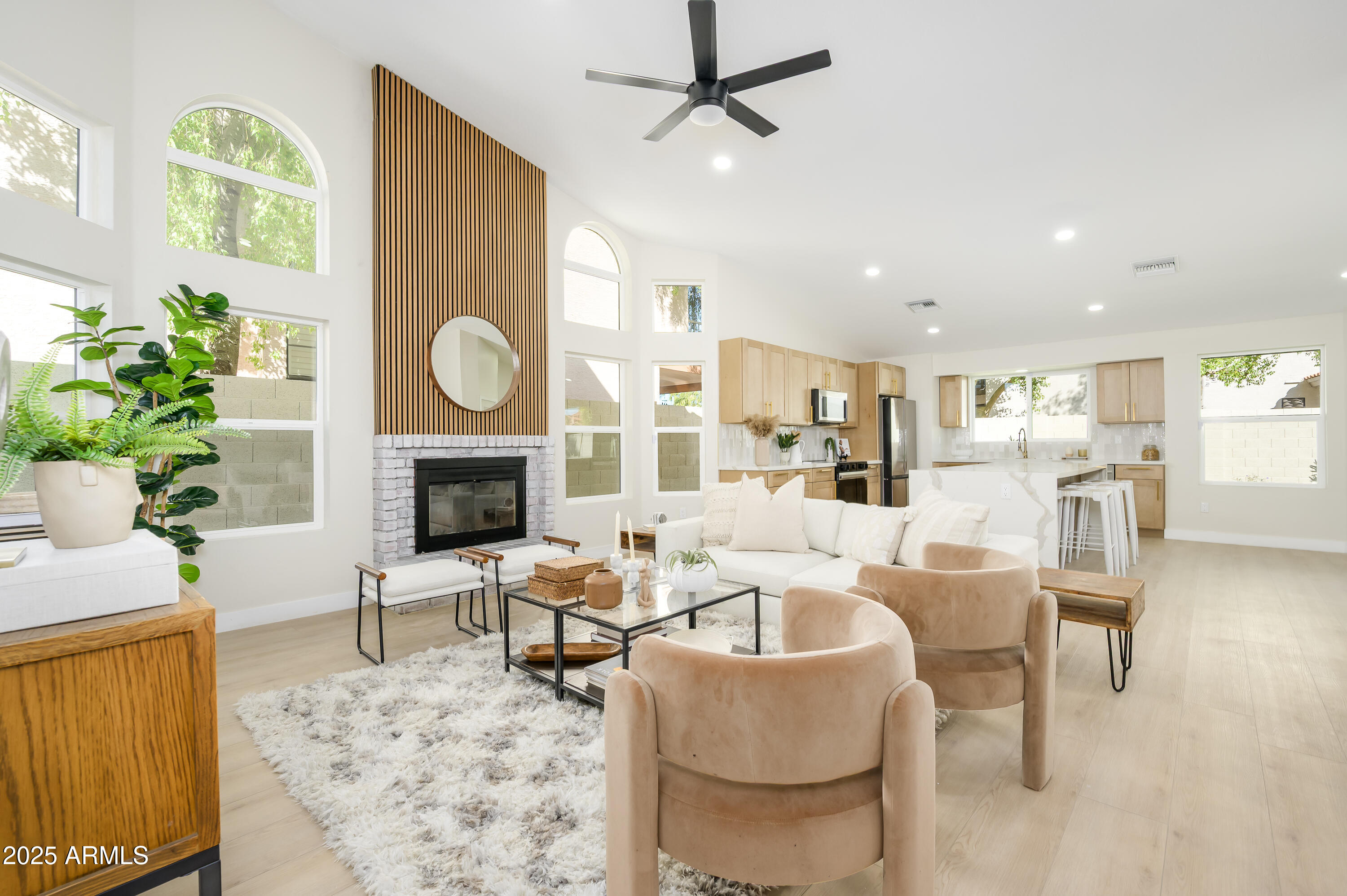 1942 E CALLE DE CABALLOS Road