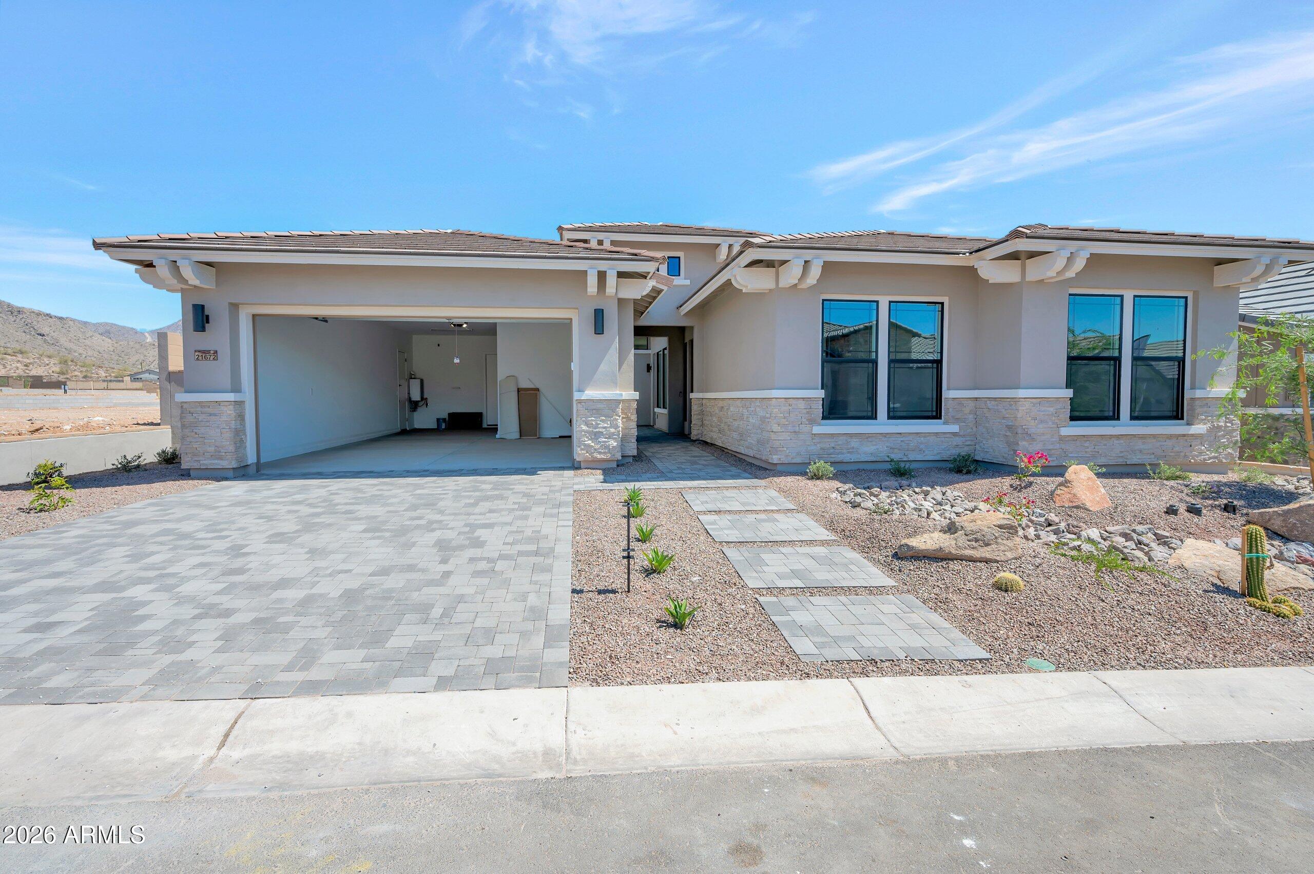 21672 W DEVONSHIRE Avenue