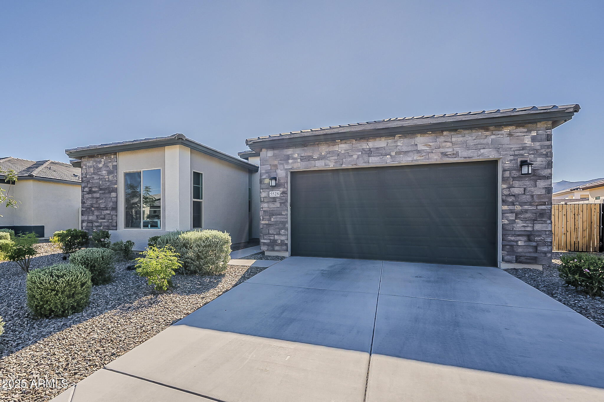 5528 N 193RD Avenue