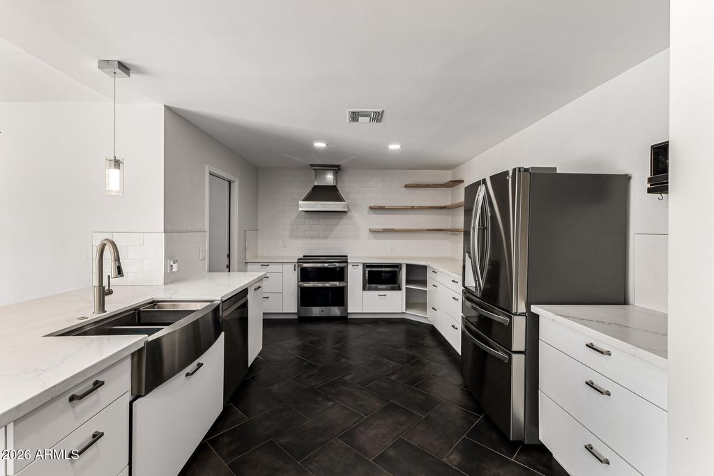 Photo of 4133 W Topeka Drive, Glendale, AZ 85308 (MLS # 6994009)