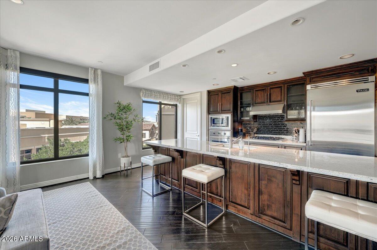 7175 E Camelback Road 505