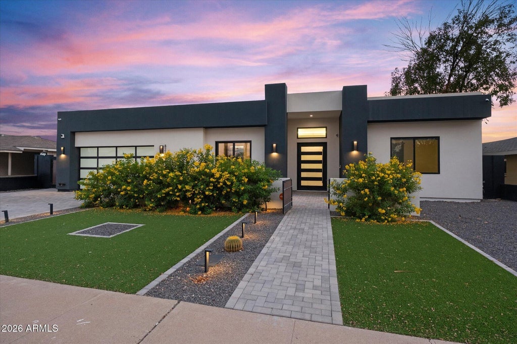Photo of 8219 E Rancho Vista Drive, Scottsdale, AZ 85251 (MLS # 7093529)