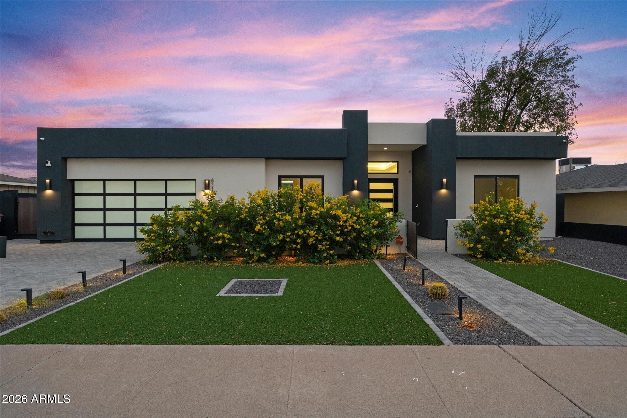 8219 E RANCHO VISTA Drive