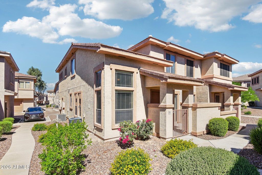 Photo of 42424 N Gavilan Peak Parkway #33104, Anthem, AZ 85086 (MLS # 7009641)