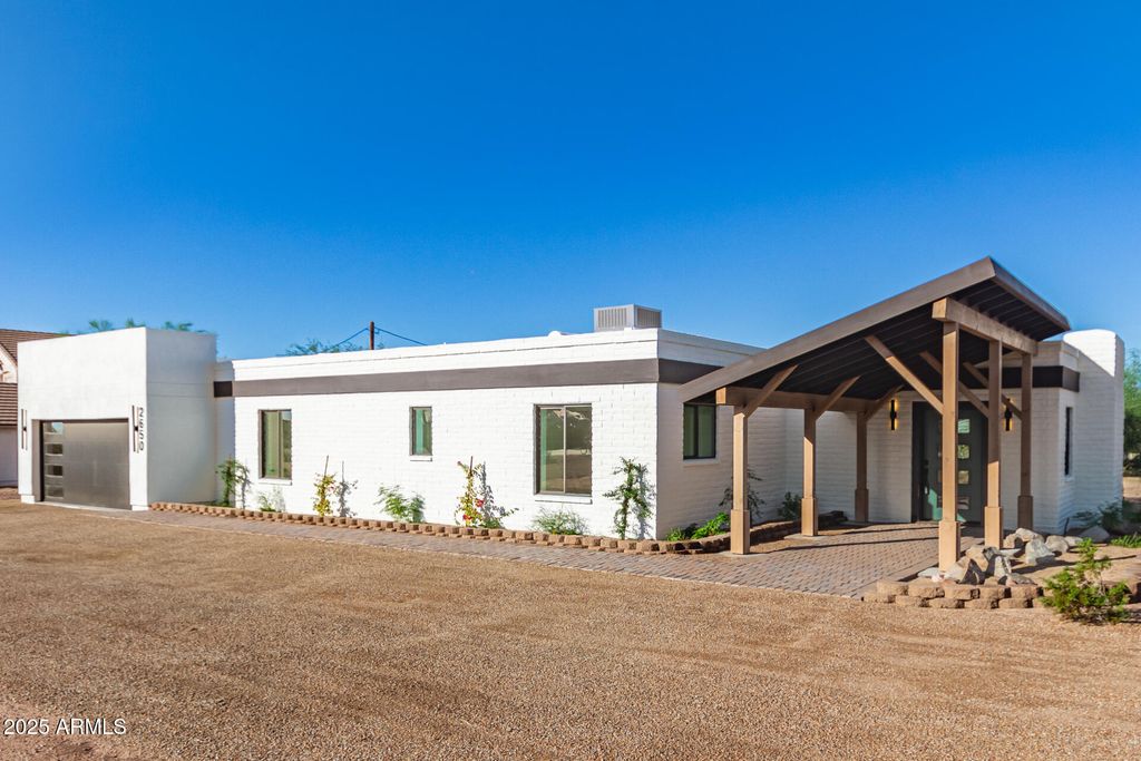 Photo of 2650 N Hawes Road, Mesa, AZ 85207 (MLS # 6930612)