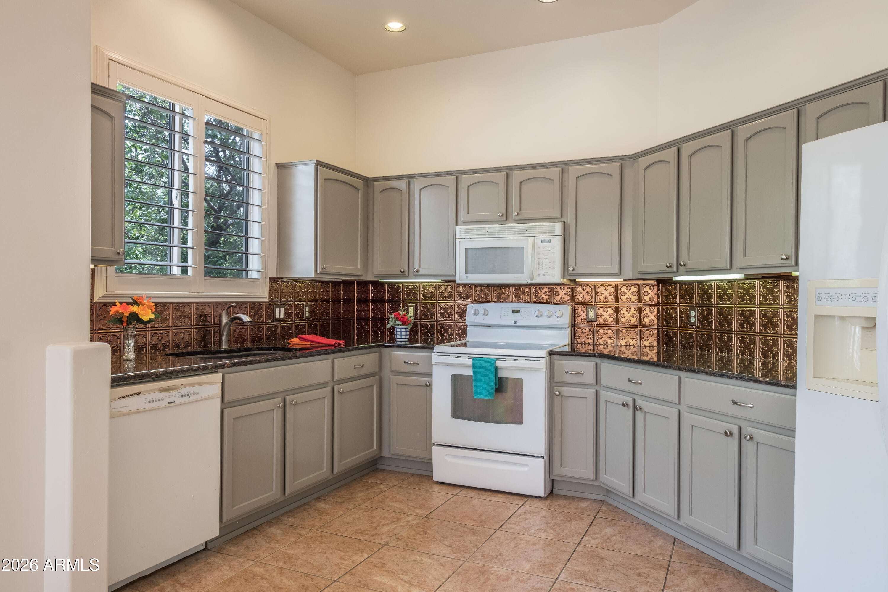 493 S VALLE ESCONDIDO --
