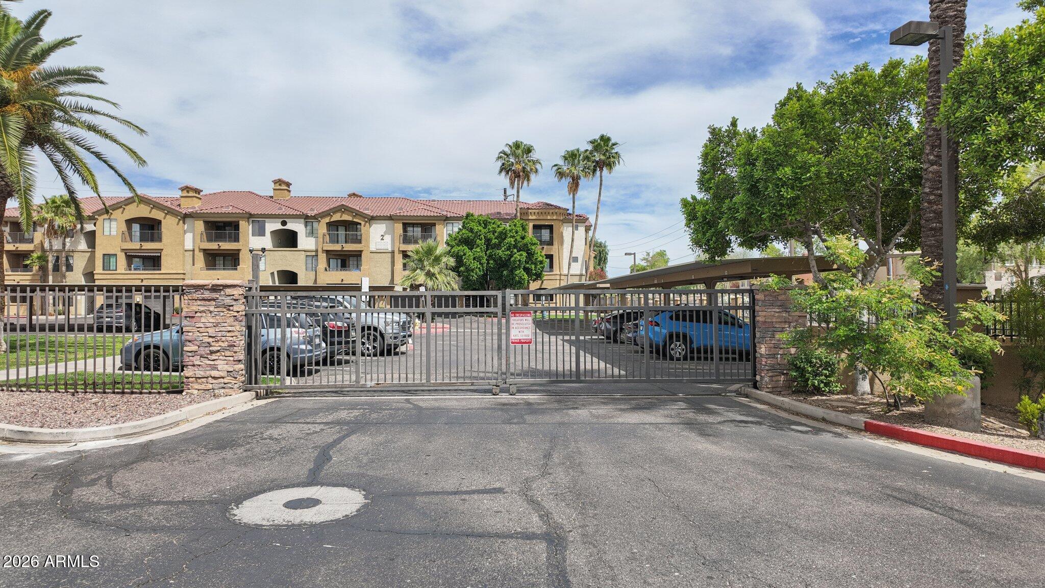 5302 E VAN BUREN Street 1018