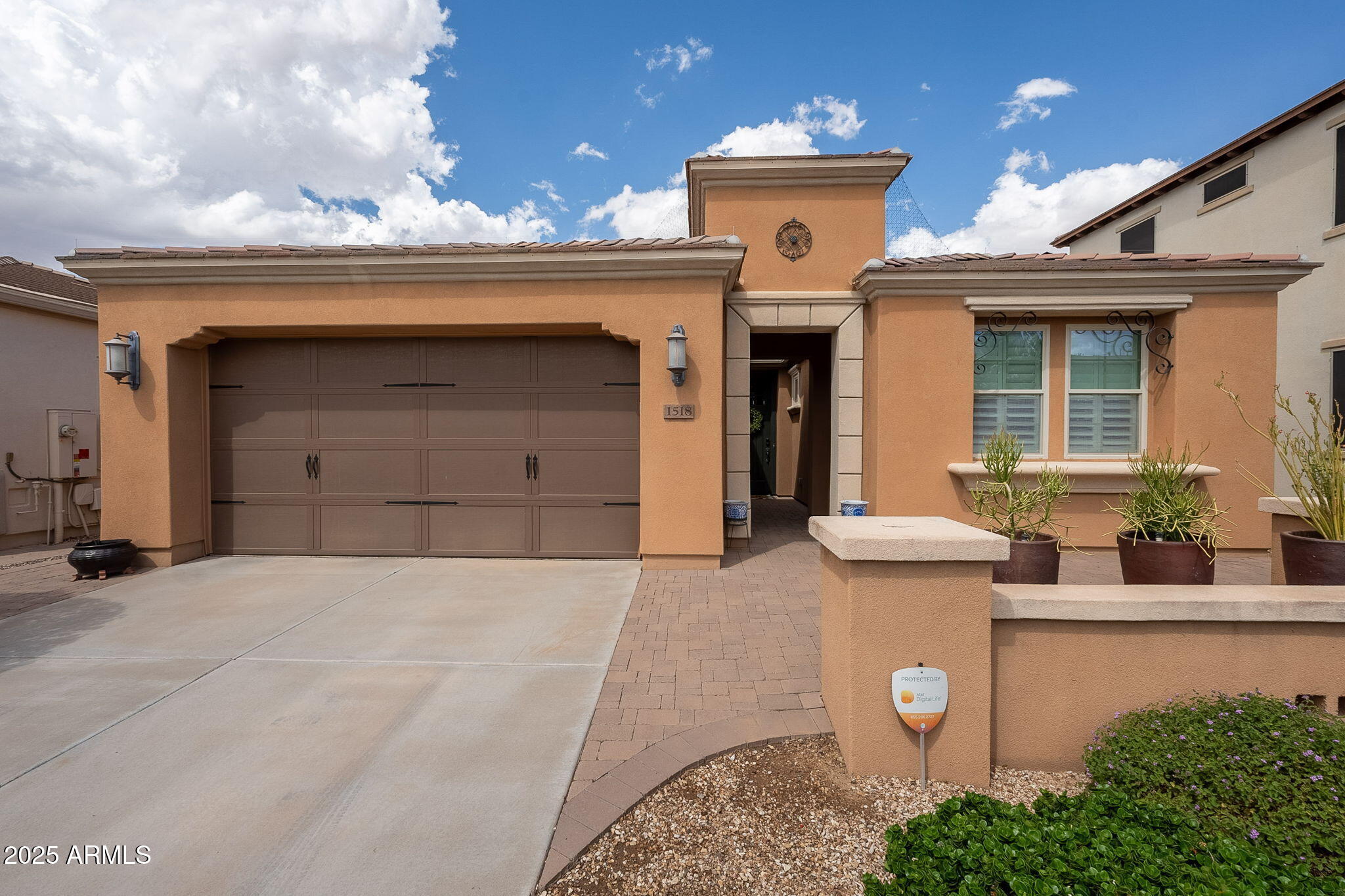 1518 E COPPER HOLLOW --