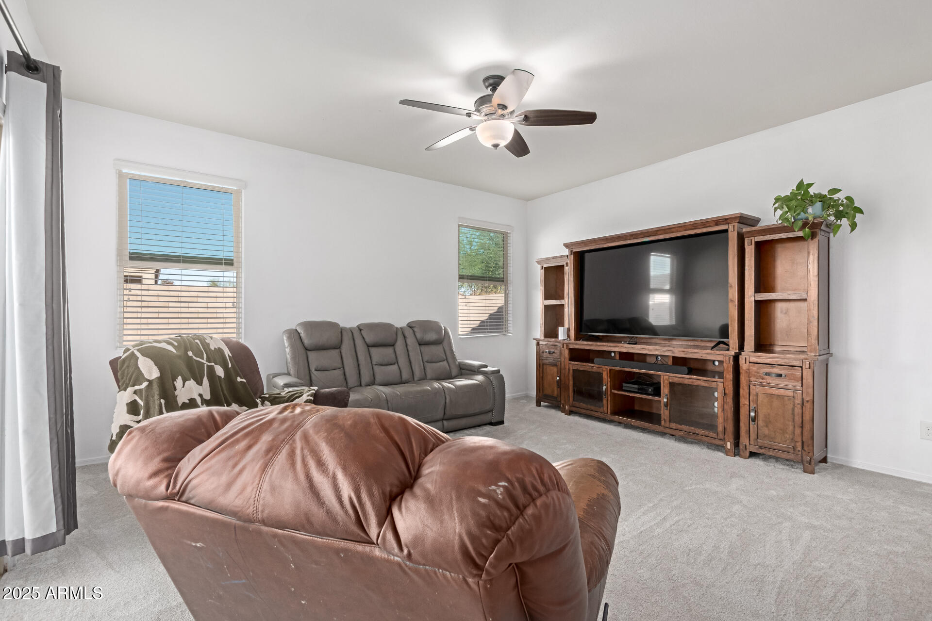 4988 E LIVING STONE Way