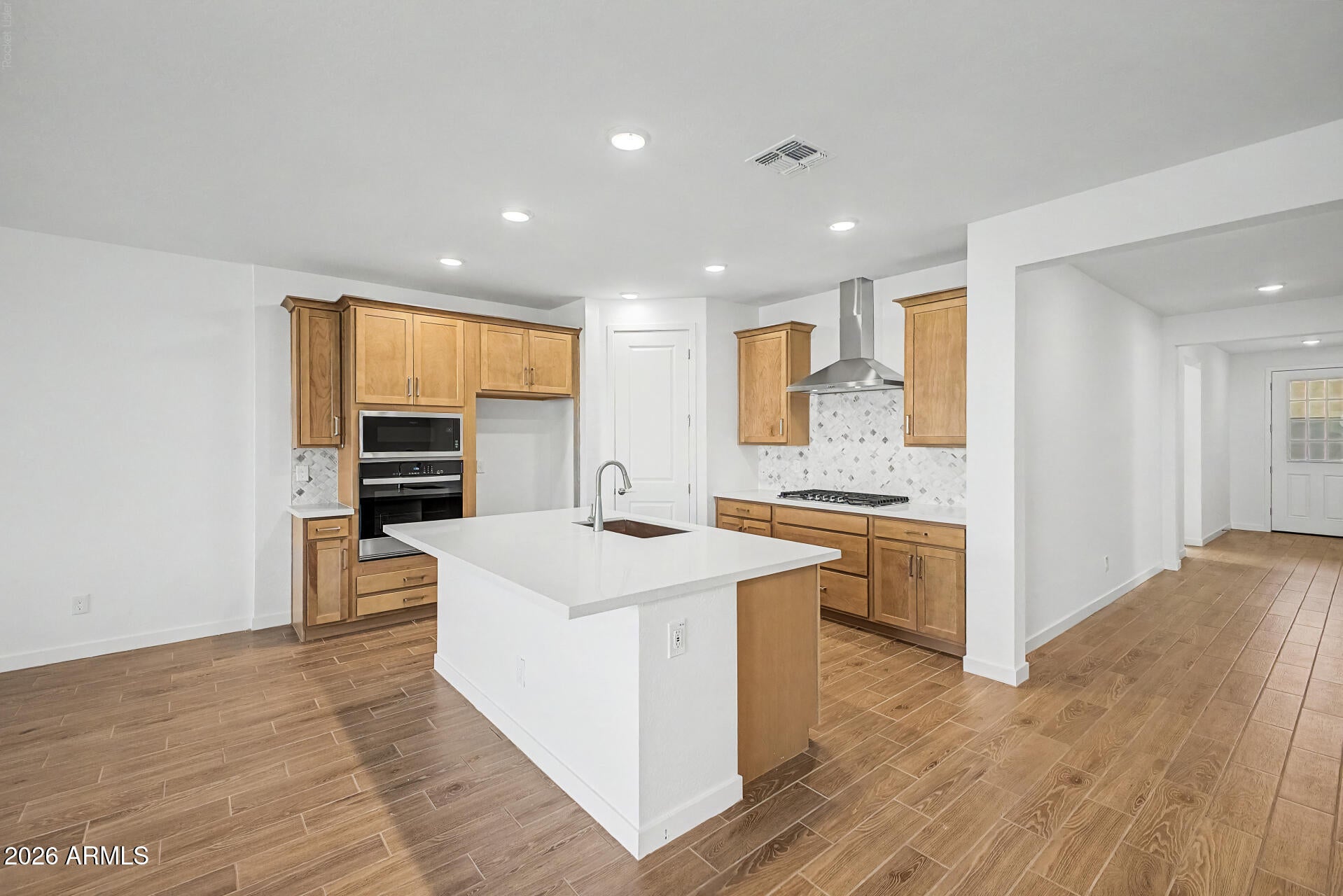 19433 W LOMA Lane