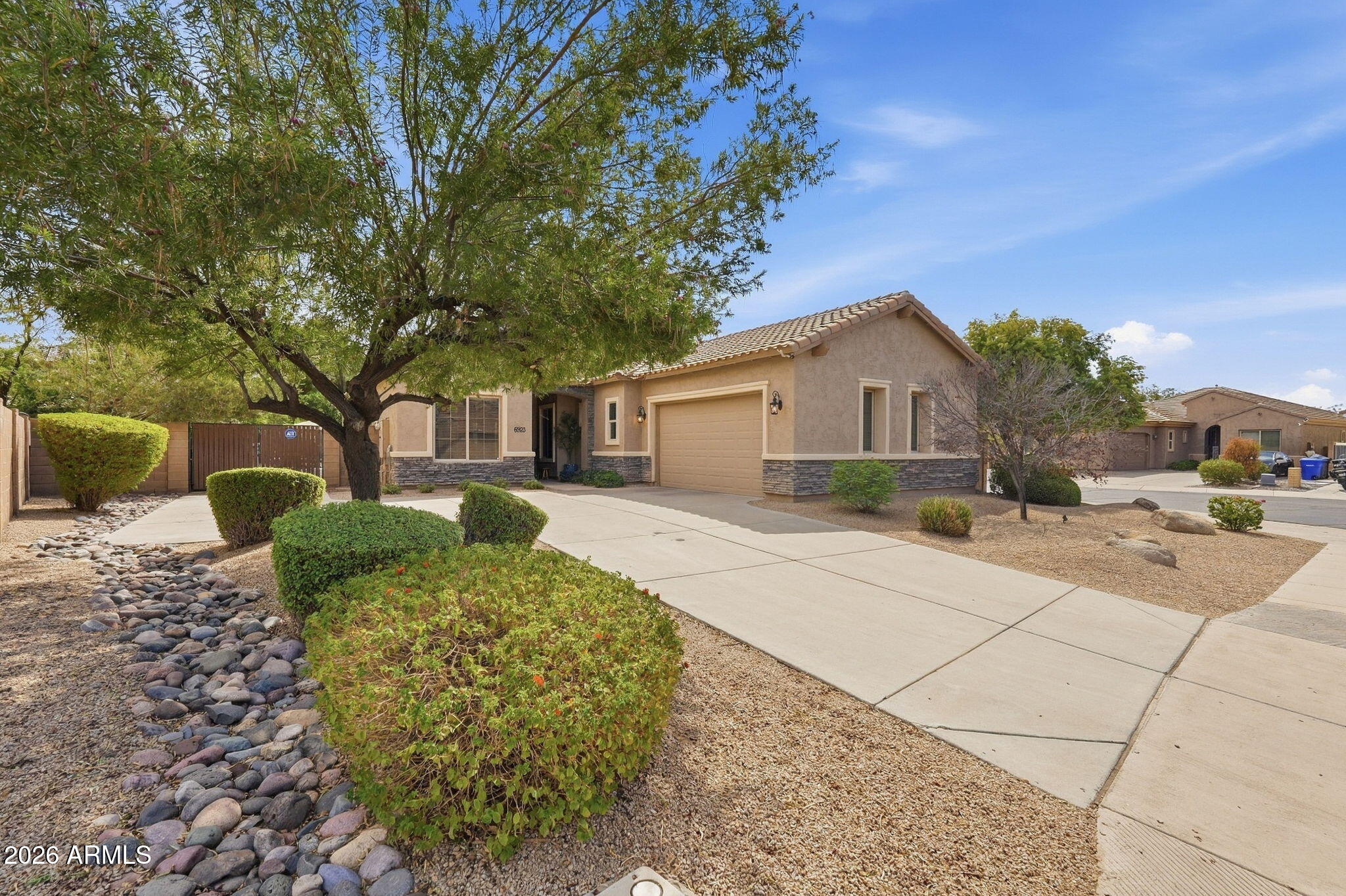 6923 S BLACK HILLS Way