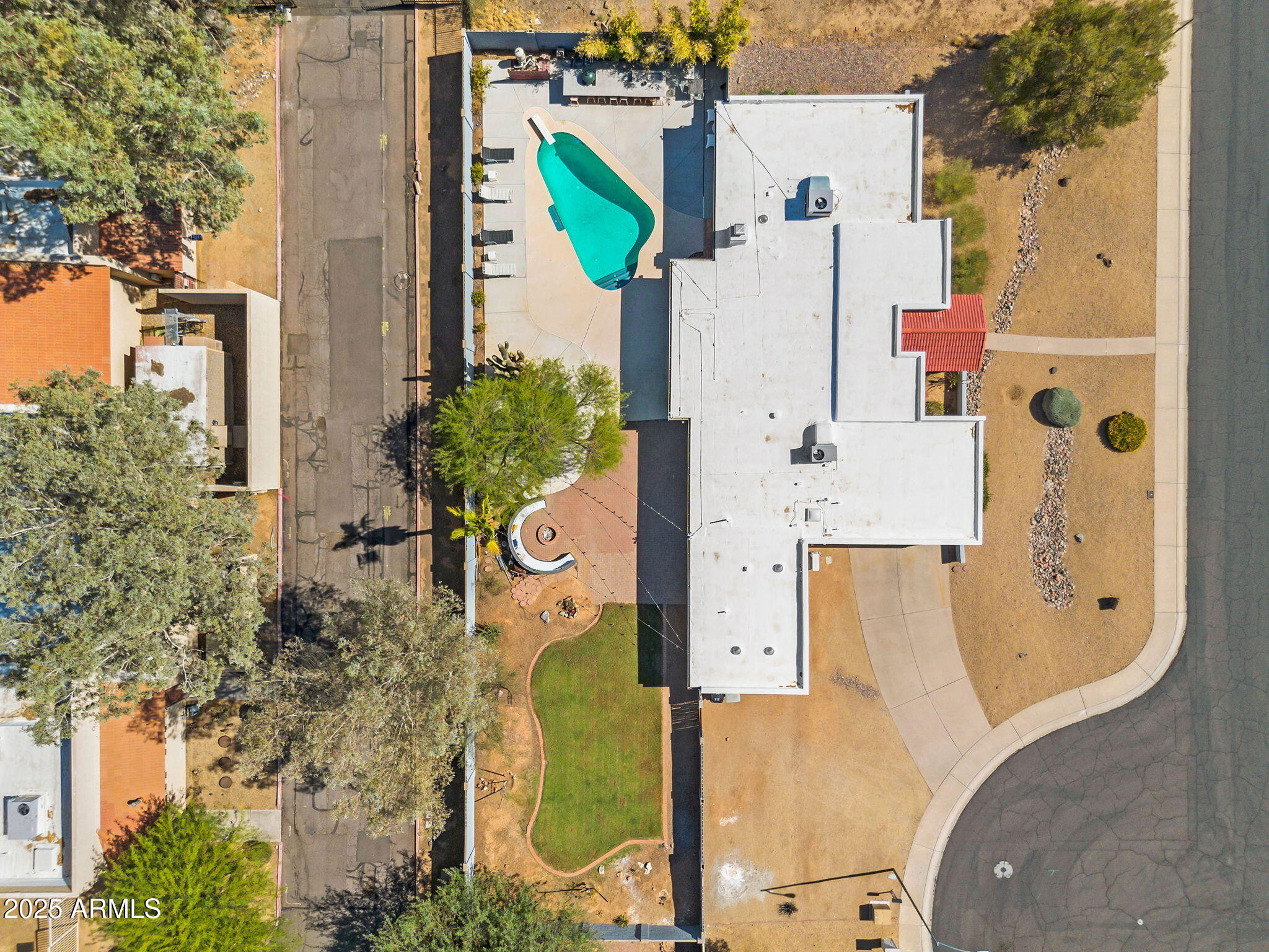 6071 E LUDLOW Drive