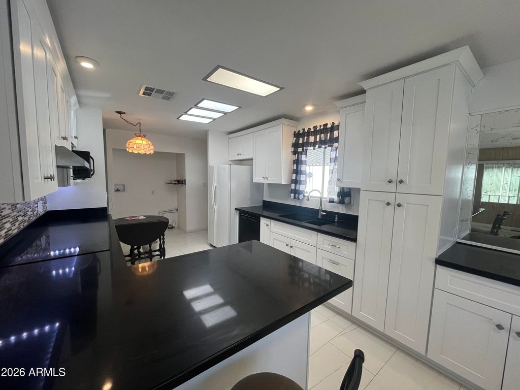 Photo of 10960 N 67th Avenue #202, Glendale, AZ 85304 (MLS # 6962794)