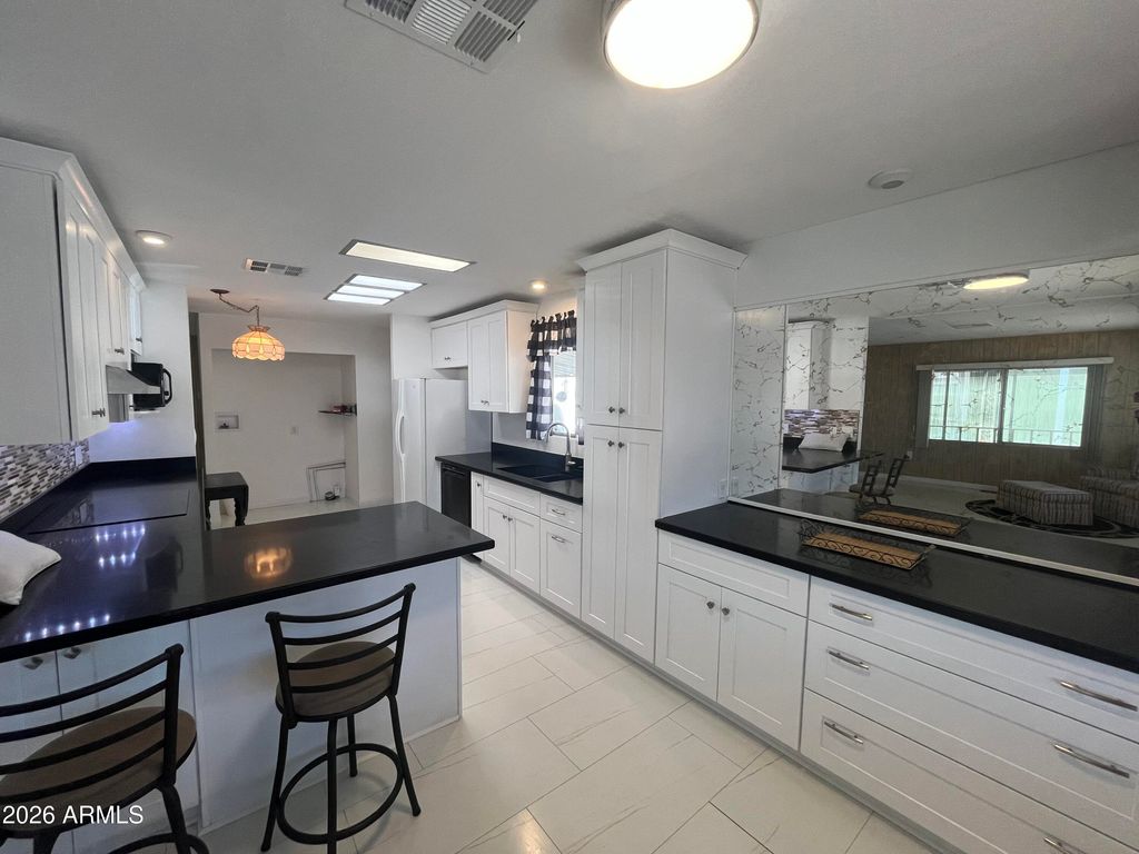 Photo of 10960 N 67th Avenue #202, Glendale, AZ 85304 (MLS # 6962794)