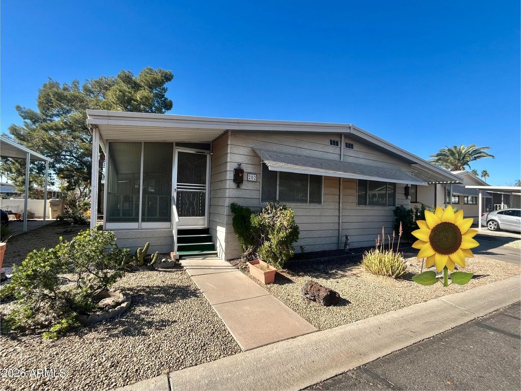 Photo of 10960 N 67th Avenue #202, Glendale, AZ 85304 (MLS # 6962794)