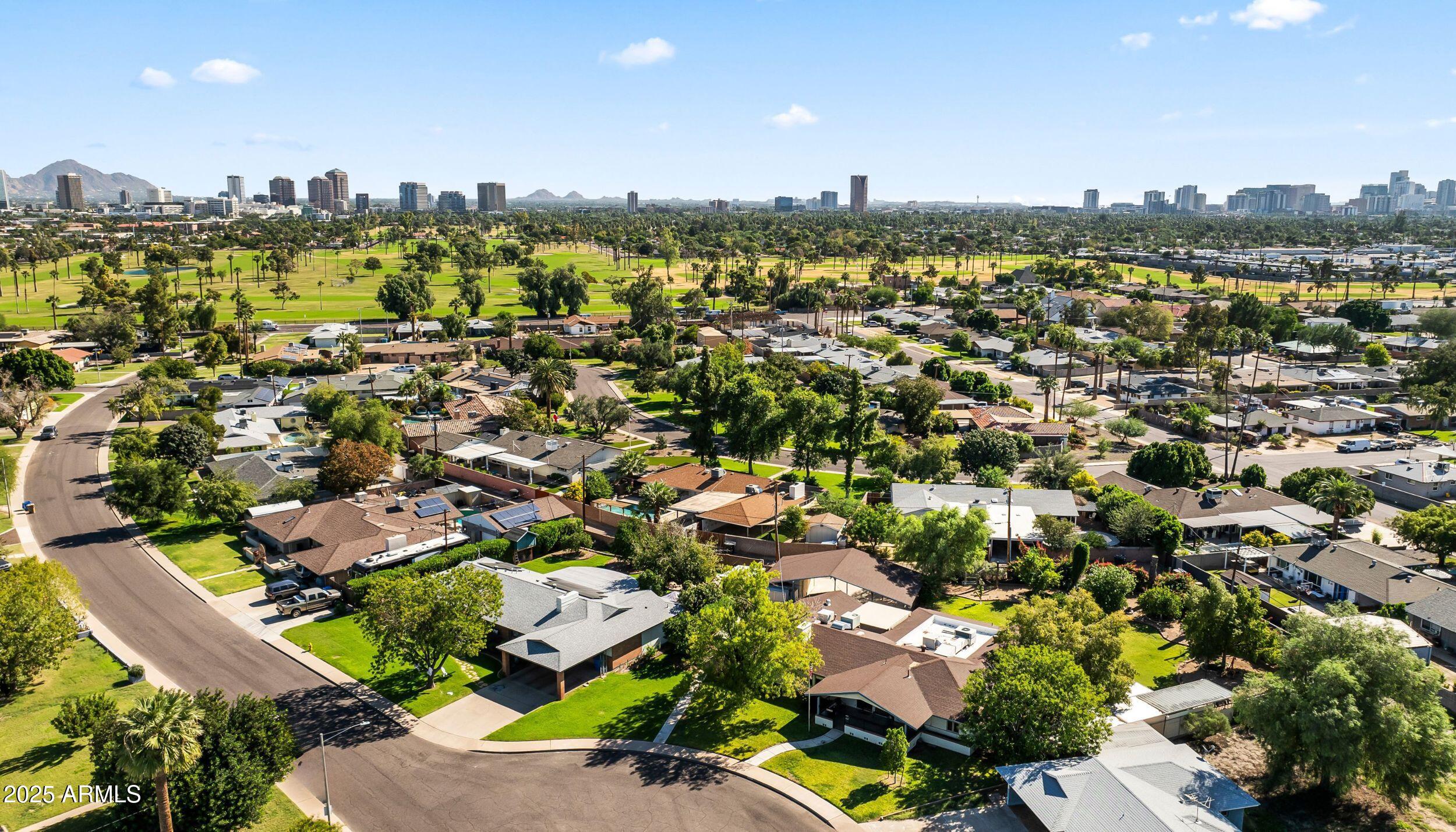 2047 W CAMBRIDGE Avenue