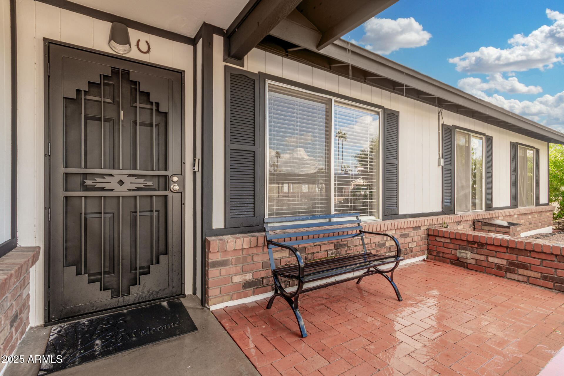 3325 E CARMEL Avenue