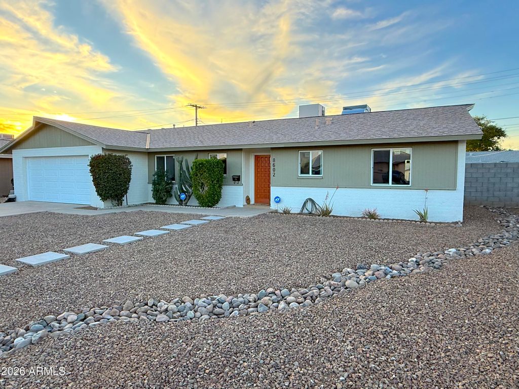 Photo of 8602 N 33rd Avenue, Phoenix, AZ 85051 (MLS # 6977997)