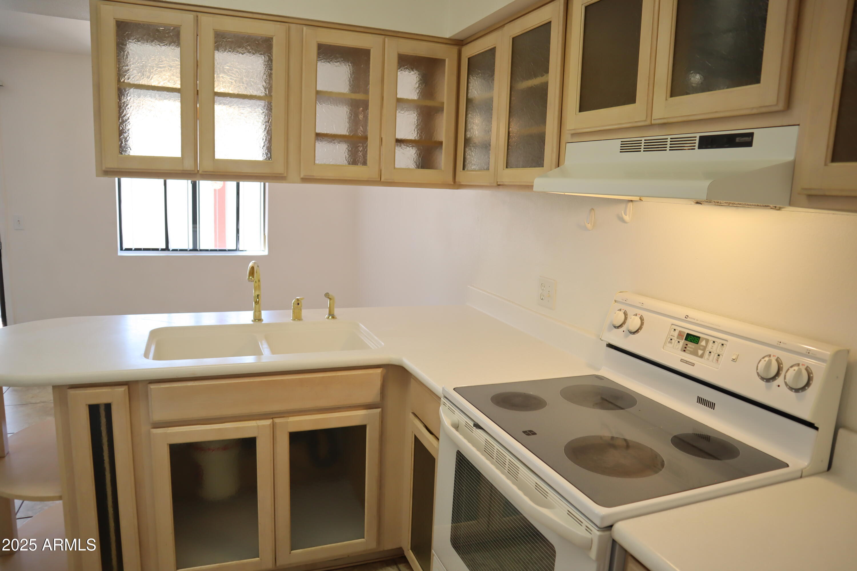 Homes 2 4511 BUENA LOMA WAY 6 Way 6