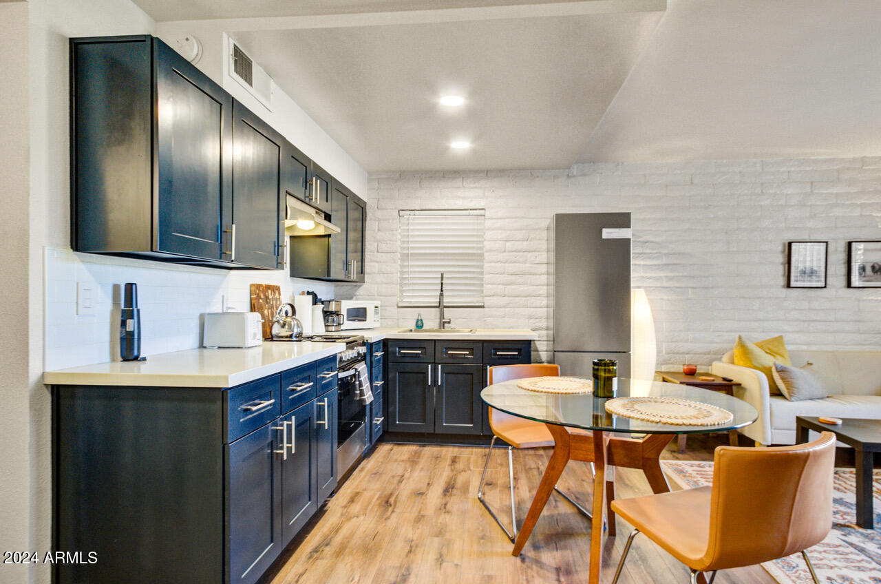 3737 E TURNEY Avenue 116