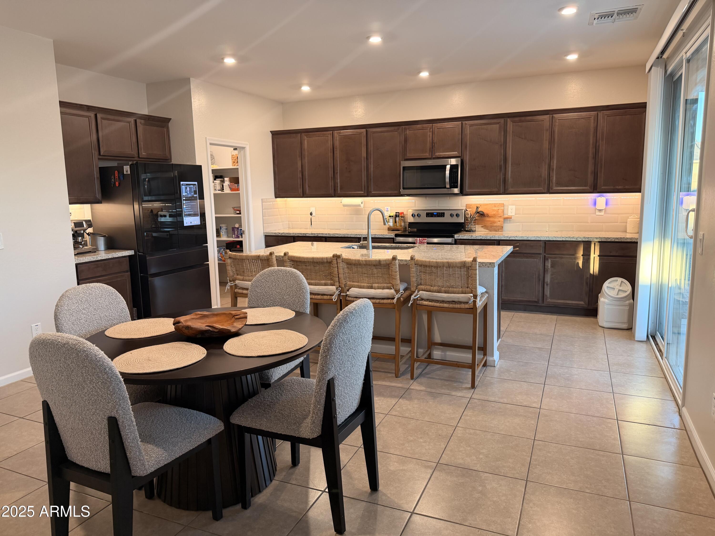 2029 E PIEDMONT Place