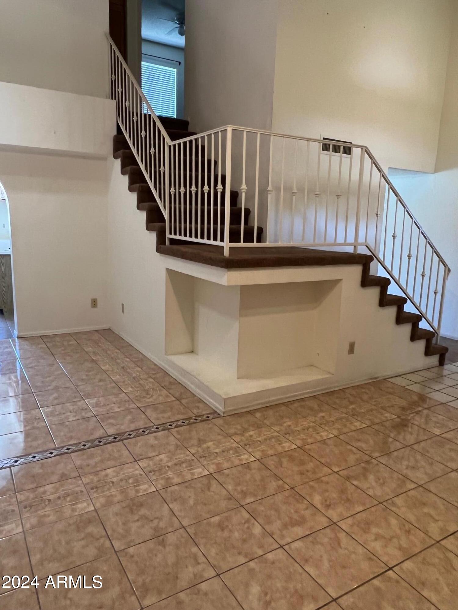 9208 W CHOLLA Street