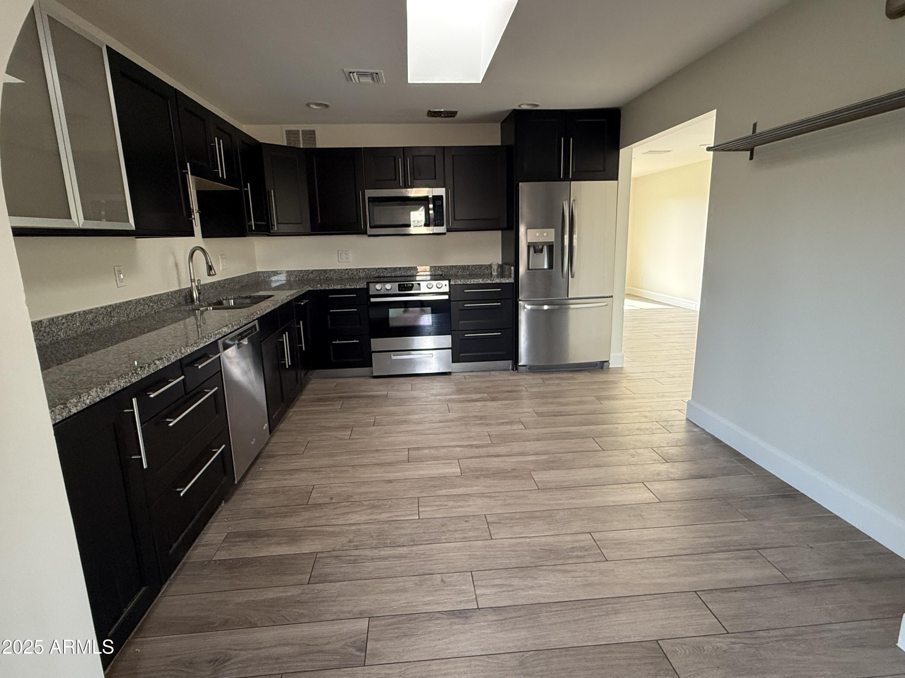 8102 E WHITTON Avenue