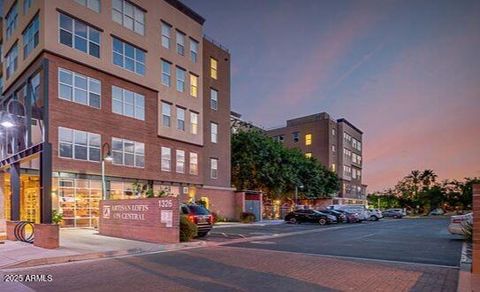 Photo of 1326 N Central Avenue #307, Phoenix, AZ 85004 (MLS # 6943549)