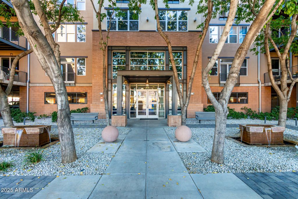 Photo of 1326 N Central Avenue #307, Phoenix, AZ 85004 (MLS # 6943549)